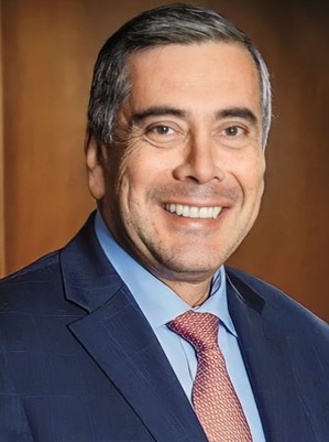 LUIS F. PAREDES CADENA